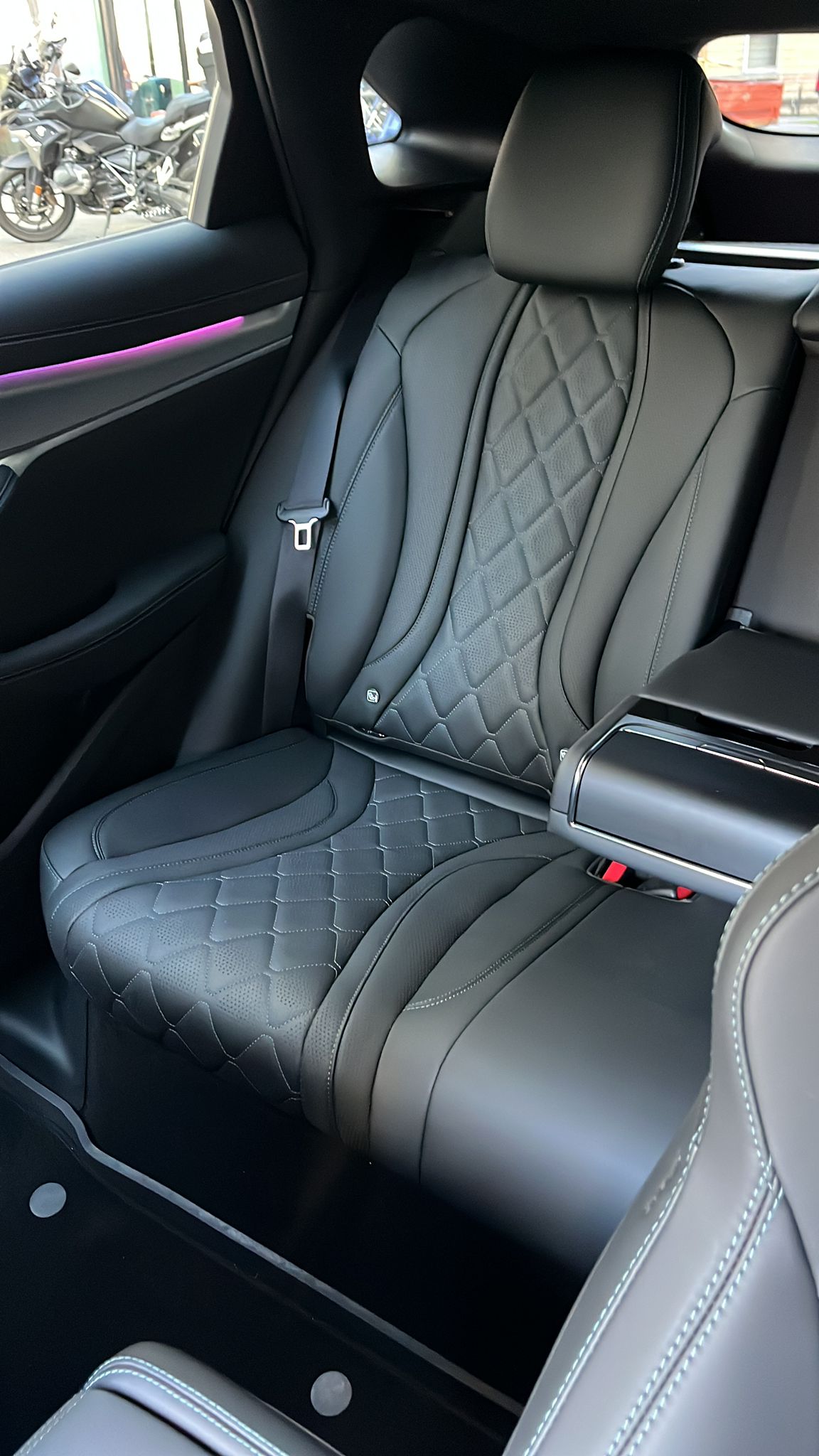 Intérieur confortable Taxi Ovillois Carillons 78